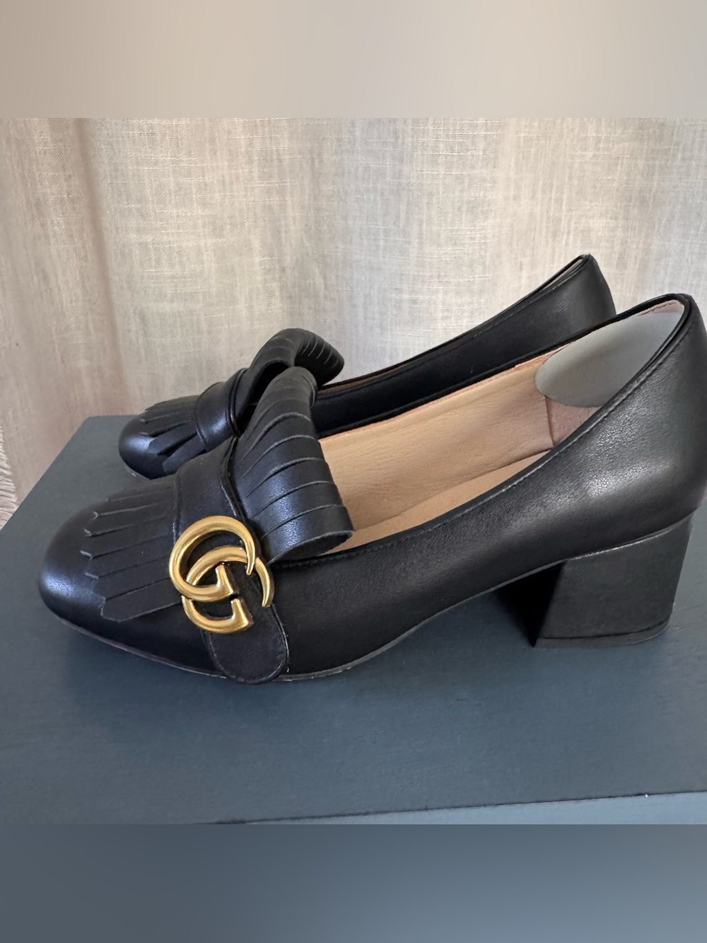 Gucci Marmont black leather low heels size 8 gold G black fringe - Picture 2 of 11